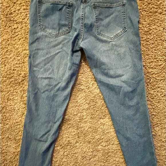 Venus brand Woman size 4 Lace up sides Zipper closure. Great condition No flaws - Picture 15 of 15